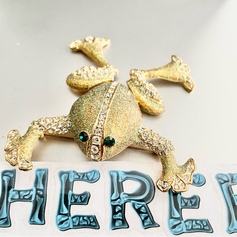 Vintage Large Articulated Glittery Rhinestone Frog Brooch Gold Tone